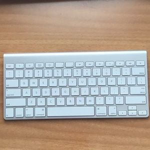 Authentic Apple slim wireless Bluetooth keyboard model A1314